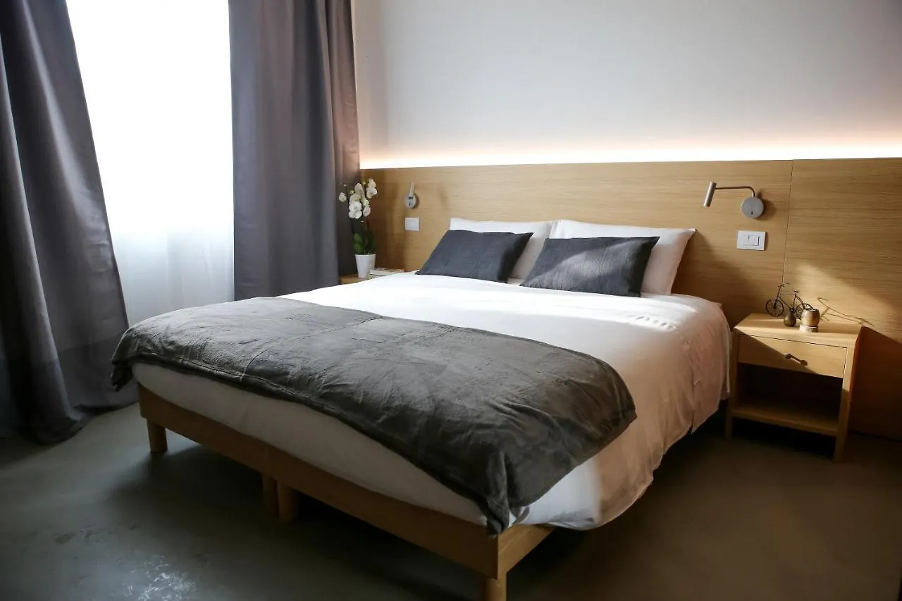 Bed And Bike Verona 2*,