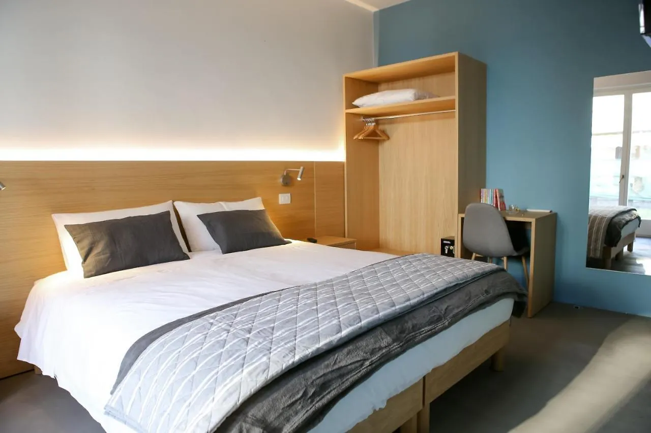 Bed And Bike Verona 2*,  Italy